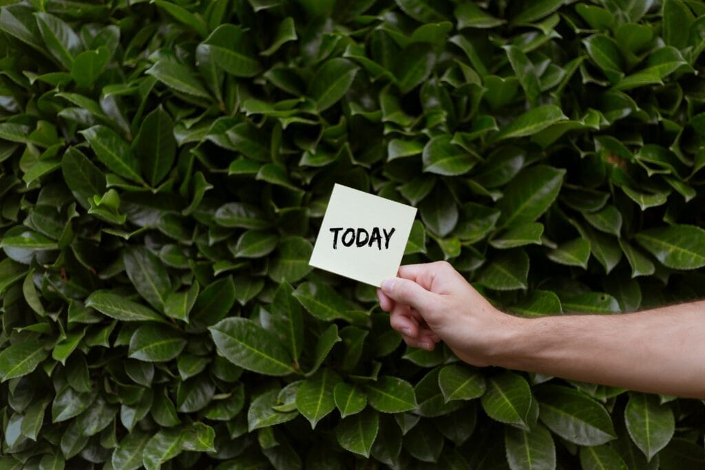 The note of this image shows motivation in present problem.