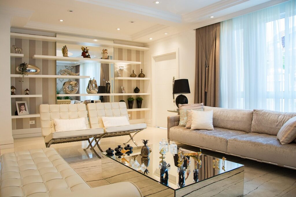 The image stands for the steps to organize your home.