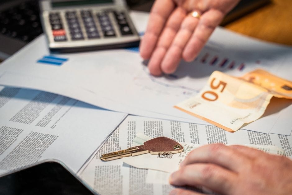 The image represents  the best ways  how to audit net wealth.
