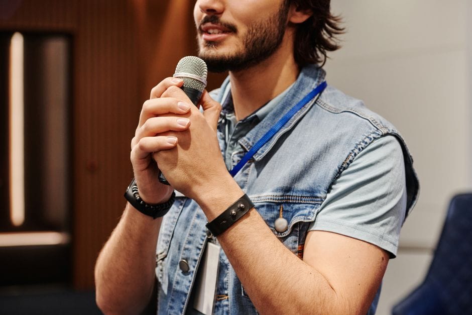 The image is representing issue of how to overcome public speaking anxiety.
